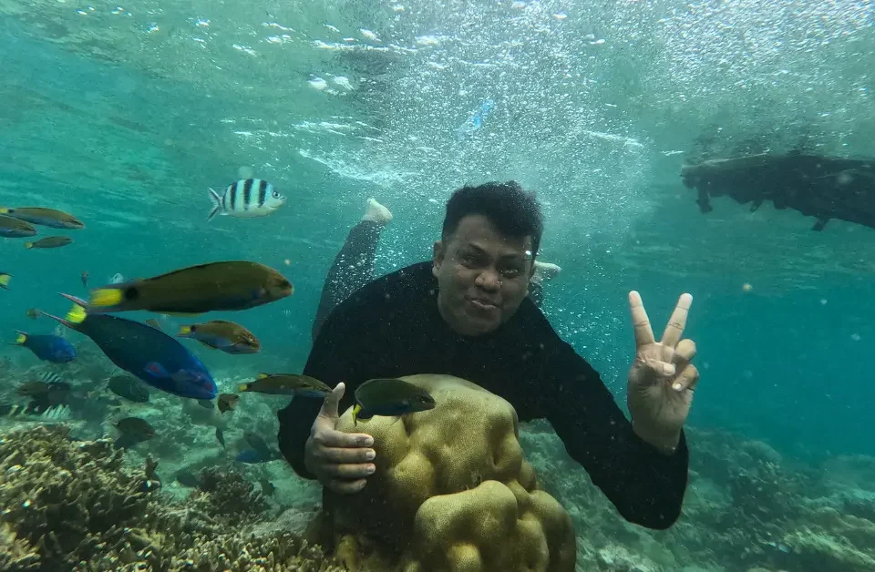 Snorkeling Pulau Harapan