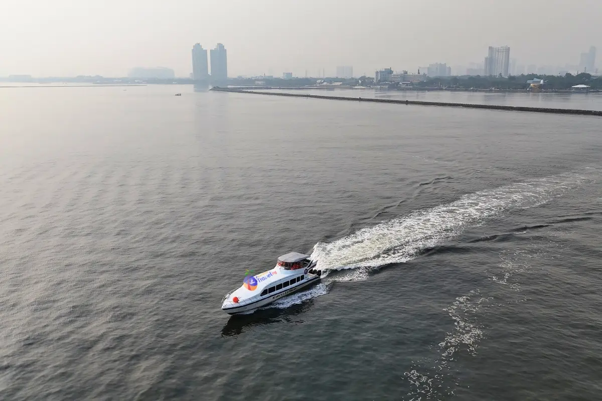 Speedboat dari Marina Ancol ke Pulau Macan